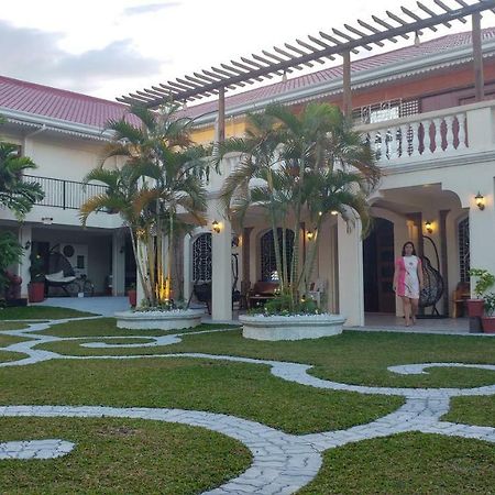 Casa Familya Hotell Batac Exteriör bild