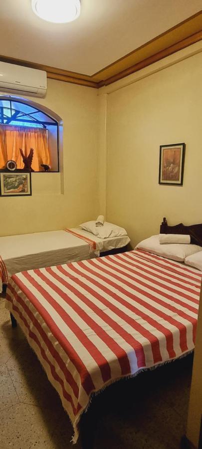 Casa Familya Hotell Batac Exteriör bild