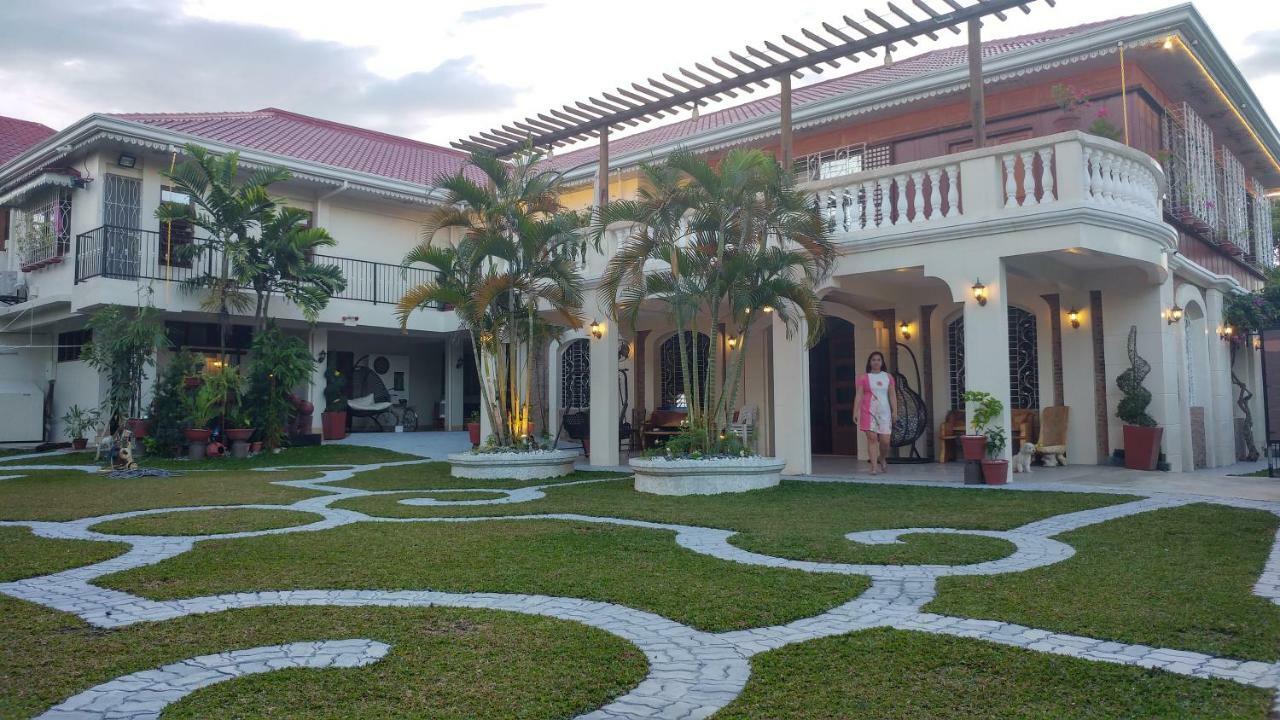 Casa Familya Hotell Batac Exteriör bild