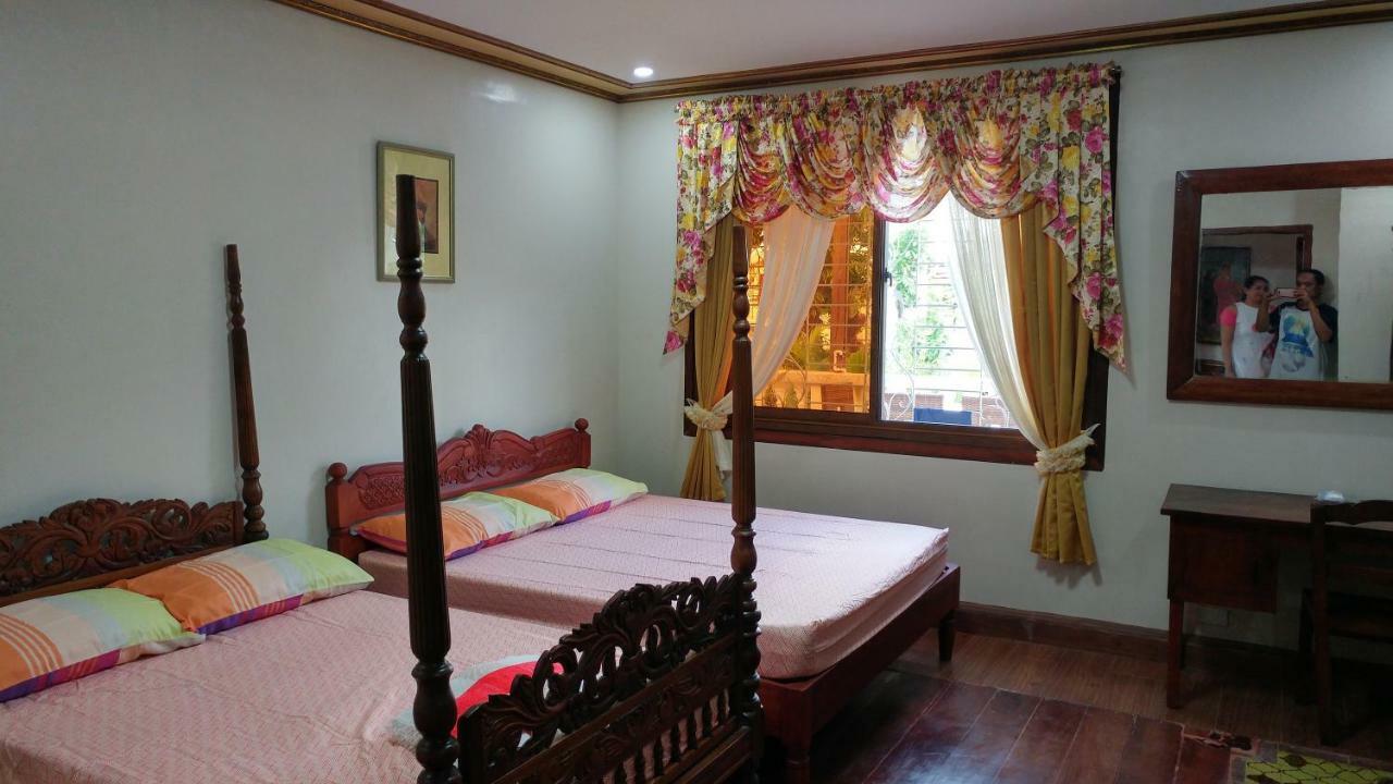 Casa Familya Hotell Batac Exteriör bild